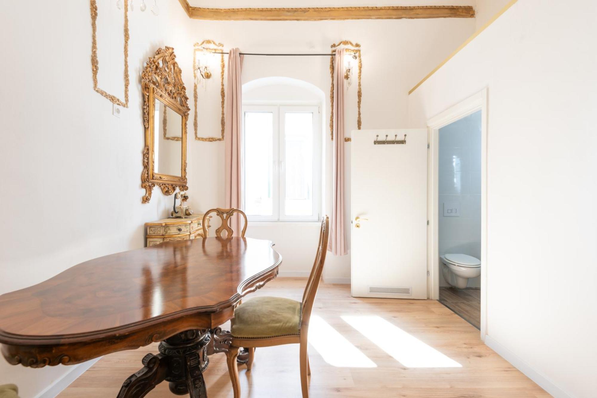 Historic Suite Next To The Castle Bari Exteriér fotografie